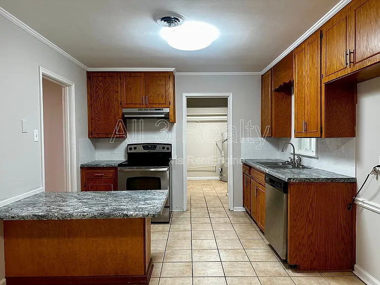 712 Sir Michael Dr — Photo 15