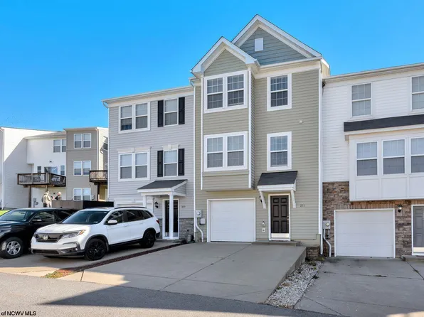 211 Summerfield Dr, Morgantown, WV 26508
