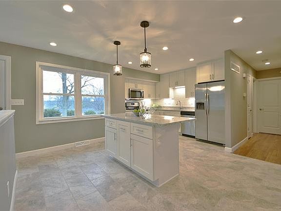3rd image of 12110 Trailways Dr