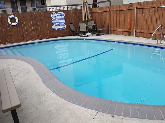 2nd image of 1814 Grismer Ave #14