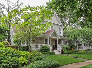 213 1st St, Libertyville, IL 60048