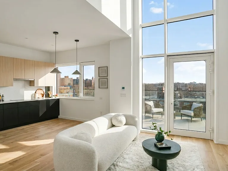 11-14 35th Ave #713 — Photo 2