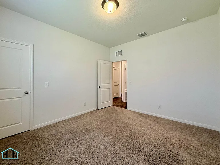 5843 Gulf Mdw — Photo 11