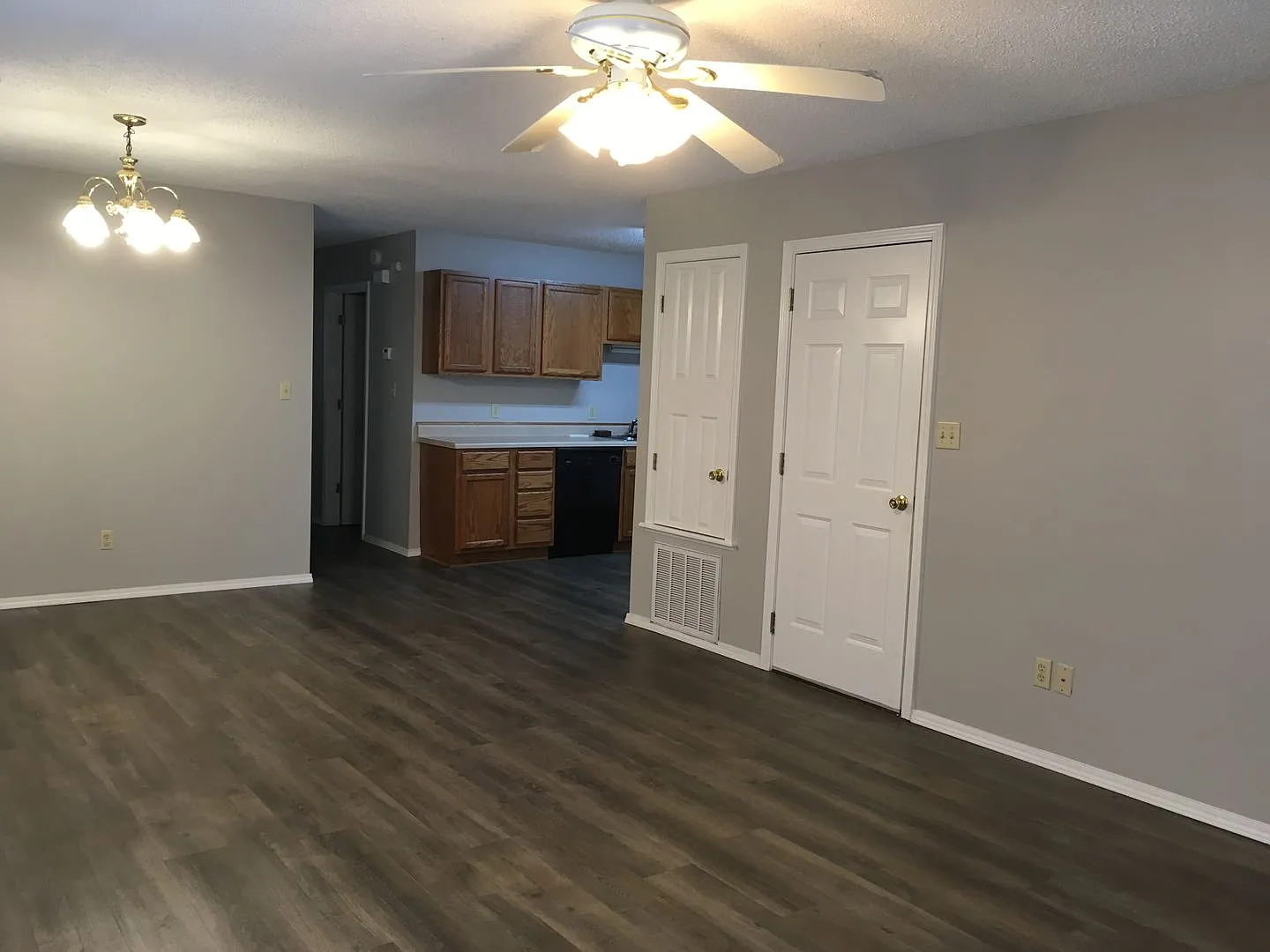 403 Valley Drive — Photo 2
