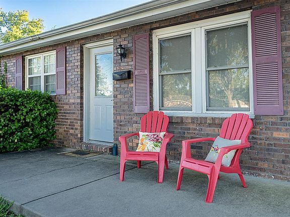2nd image of 1 Richardson Dr