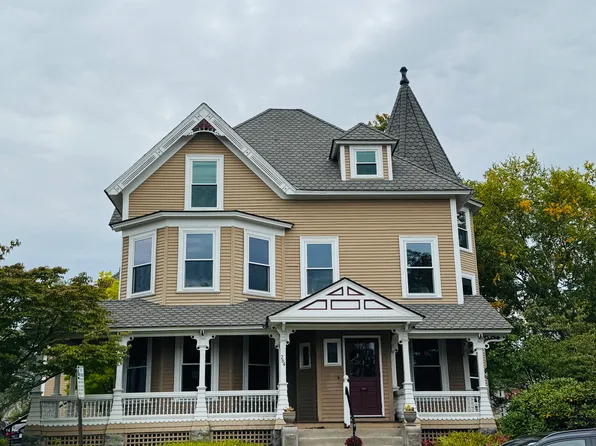 764 Chestnut St Floor 3, Manchester, NH 03104