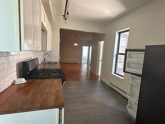 3rd image of 163 Washington St Floor 2