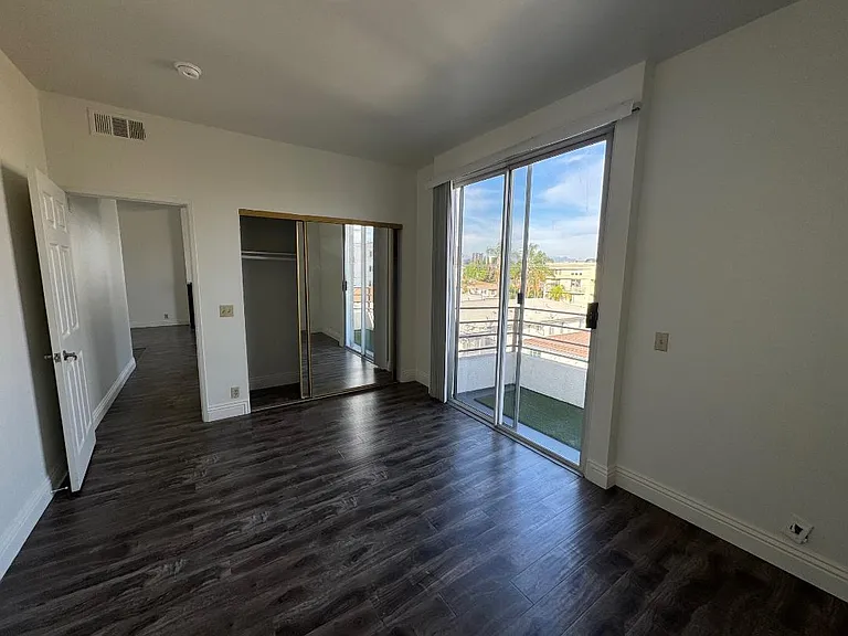 1210 S Sherbourne Dr #304 — Photo 7
