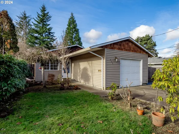 415 S Blaine St, Newberg, OR 97132