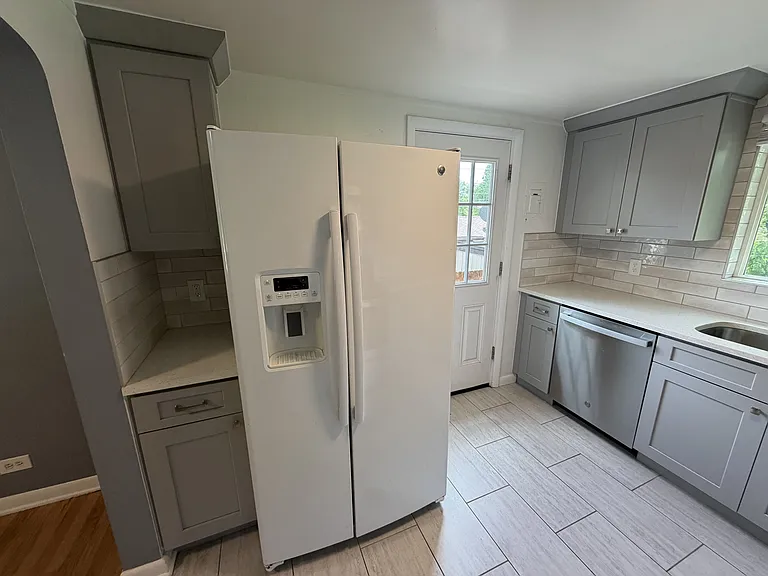 5385 S Crocker St — Photo 4