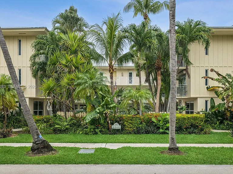 255 Sunrise Dr #107 — Photo 3