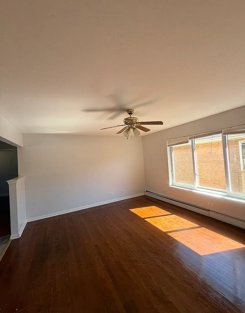 2 bed, 1050 sqft, $1,500 — Photo 2