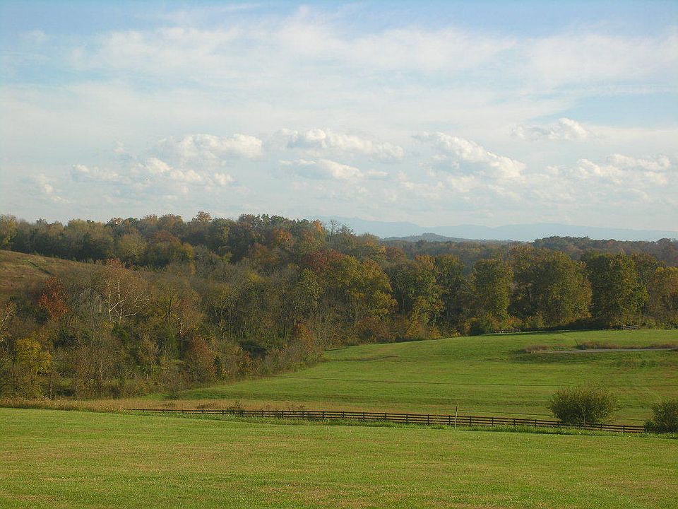 1st image of Parkview Dr