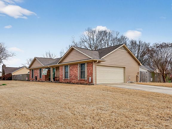 3rd image of 6561 Deermont Dr