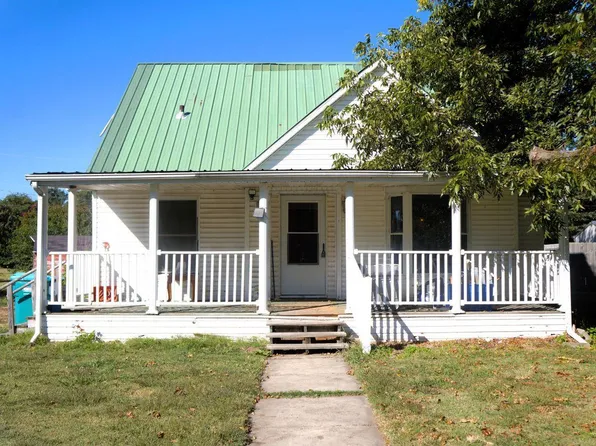 1808 E Parkview Dr, Caruthersville, MO 63830