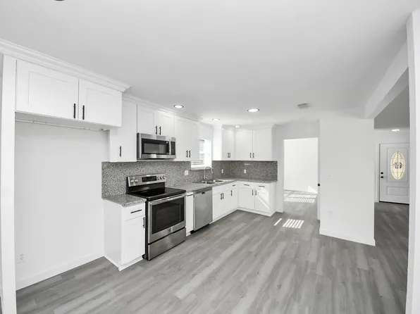 15002 Willow Branch Dr, Houston, TX 77070