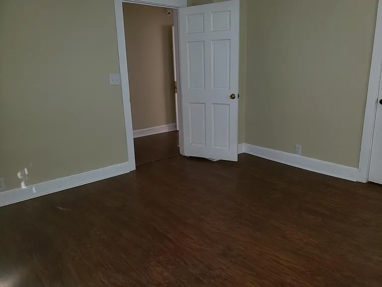 808 Metcalf St — Photo 9