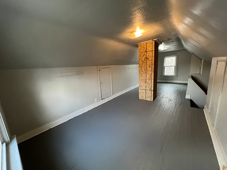 1757 Marks Ave — Photo 12