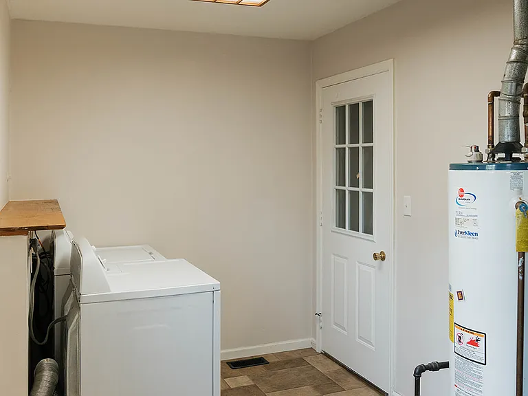 405 Lake St — Photo 25