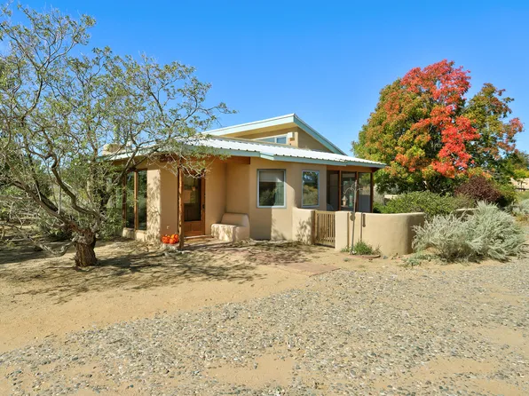 326 Angel Rd, Corrales, NM 87048