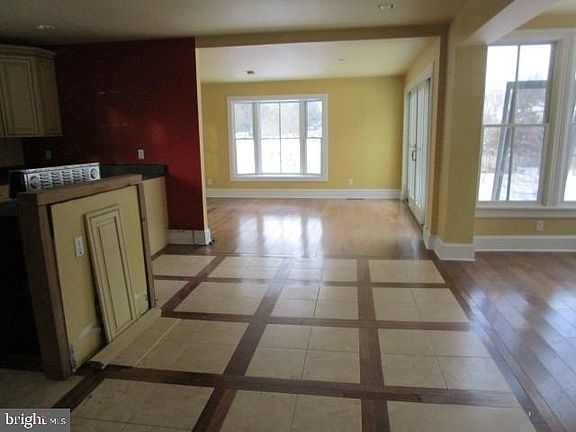 4th image of 101 Chapel Rd