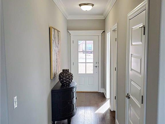 3rd image of 3706 SW Mistletoe Ave