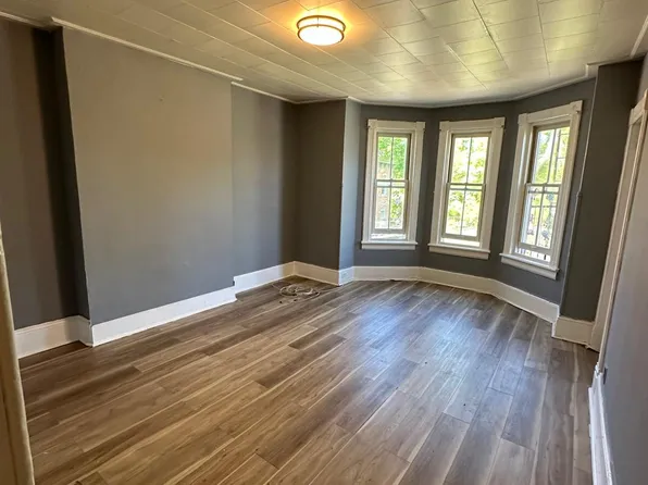27 Clark St Floor 3, Newburgh, NY 12550
