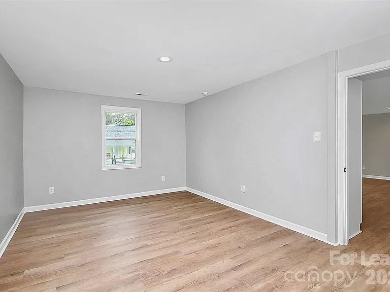 315 S Ransom St — Photo 4