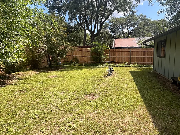 2602 Campden Dr — Photo 24