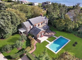 40 Thorn Hedge Rd, Bellport, NY 11713