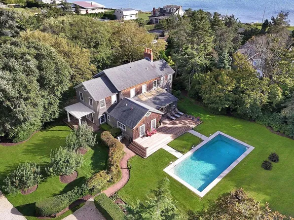 40 Thorn Hedge Road, Bellport Village, NY 11713