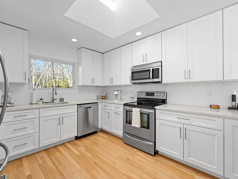 35 Ely Brook Rd — Photo 6