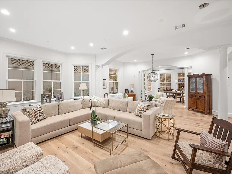 1235 Wynden Oaks Garden Dr — Photo 6