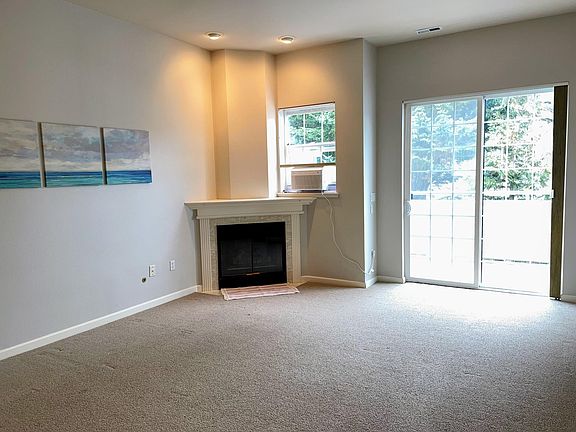 3rd image of 1900 132nd Ave SE APT 22