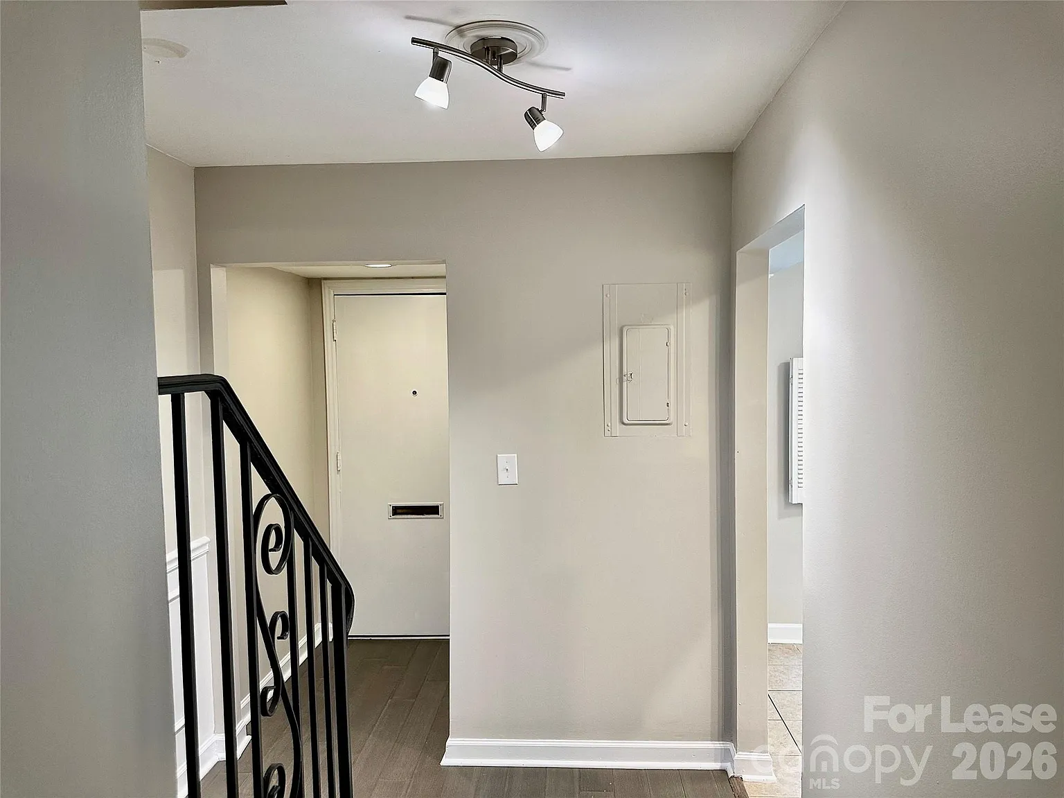 2 bed, 3.0 bath, 1200 sqft, $1,750 — Photo 4