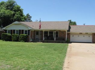1615 N Willard St, Altus, OK 73521