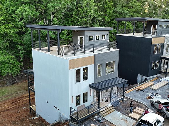 2nd image of 440 Hatchet Way