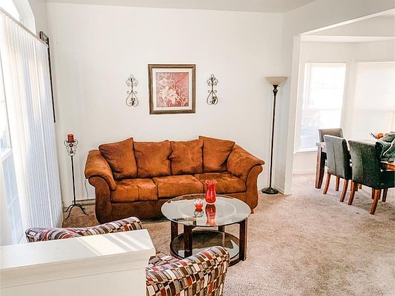 2nd image of 6720 N Grand Brook Cir