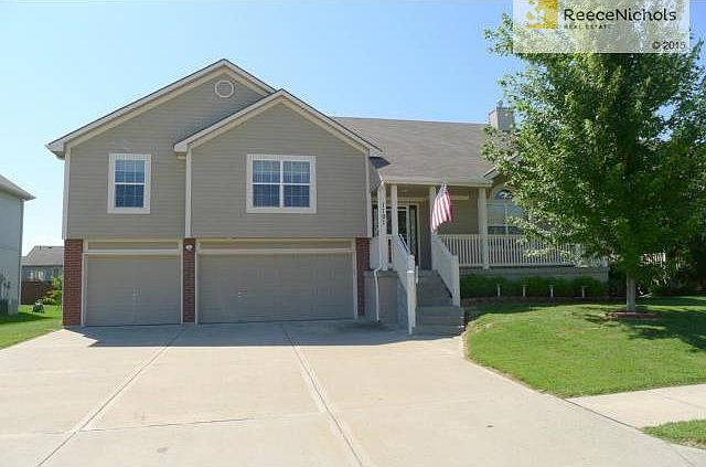1st image of 1101 NW Hickory Ct