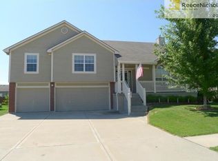 1101 NW Hickory Ct, Grain Valley, MO 64029