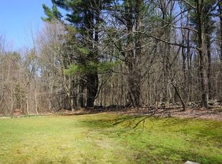 16 Hawthorne Rd, Sturbridge, MA 01566