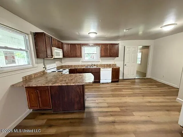 2203 26th St — Photo 8