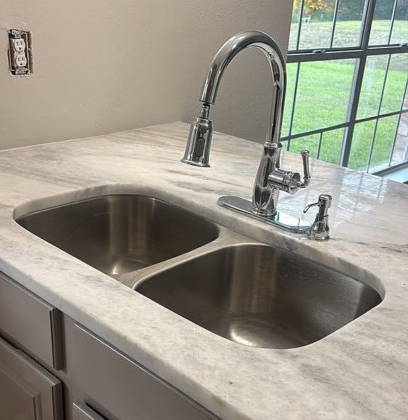 1st image of 3060 Willow Pl APT D
