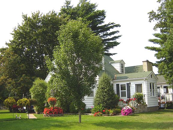 4th image of 214-218 Lakeshore Dr