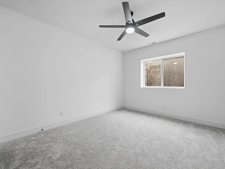 8600 50th Ct — Photo 35