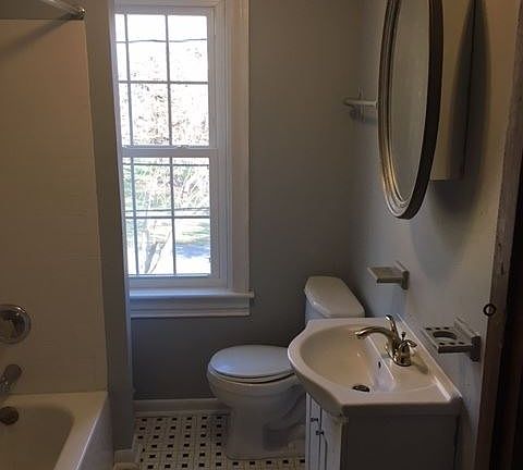 4th image of 17405 W Washington St