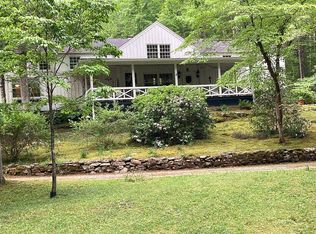 402 Byrds Creek Cv, Crossville, TN 38555