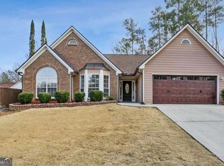 5162 Sterling Trace Dr, Lilburn, GA 30047