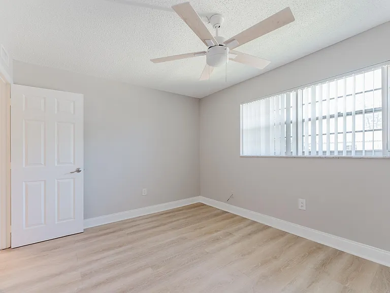 650 SW 2nd Ave #252 — Photo 11