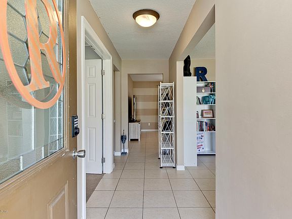 3rd image of 4708 Tara Woods Dr E